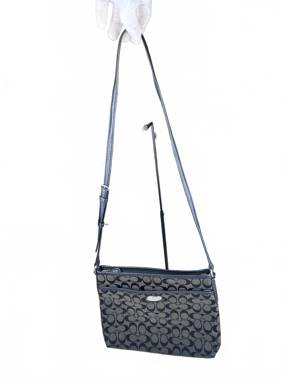 Coach Signature Canvas Messenger Bag