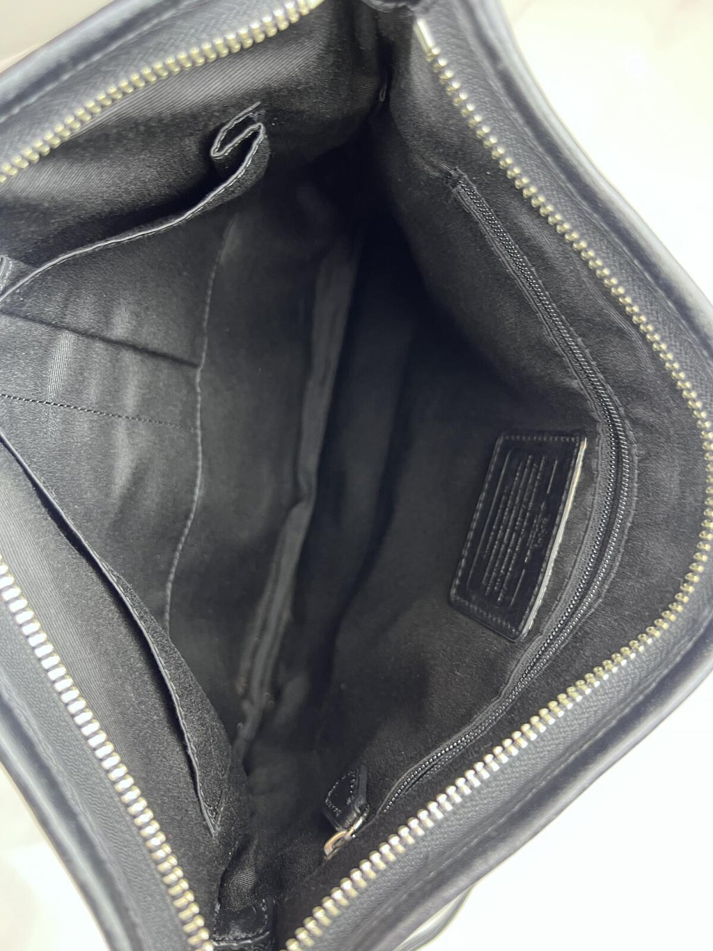 Coach Signature Canvas Messenger Bag