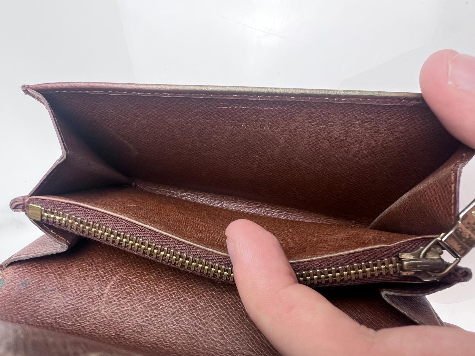 Monogram Porte-Monnaie Billets Tresor Wallet