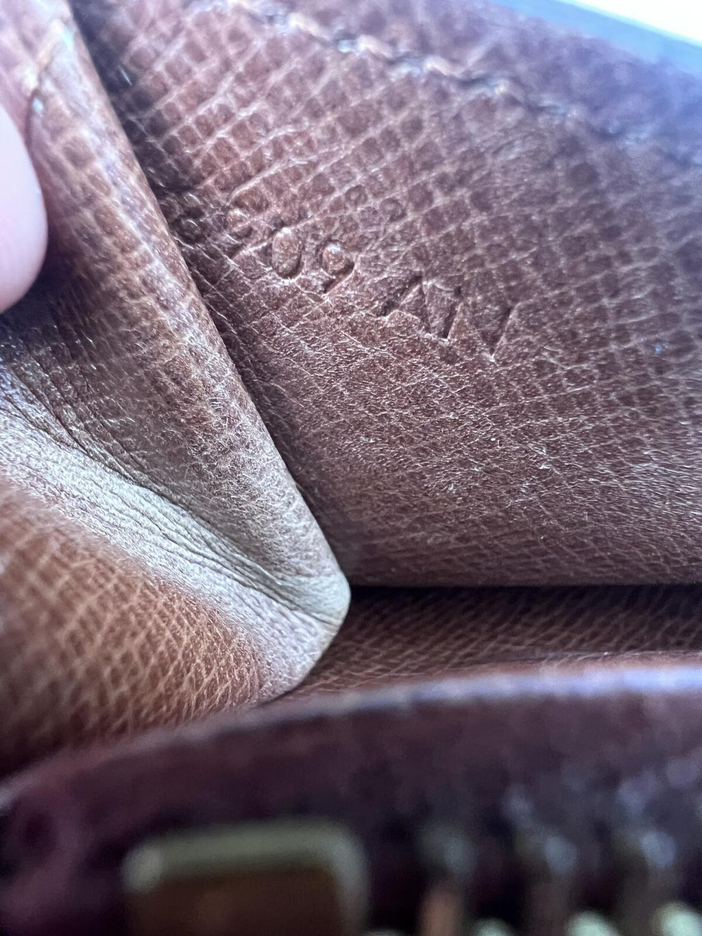 Monogram Porte-Monnaie Billets Tresor Wallet