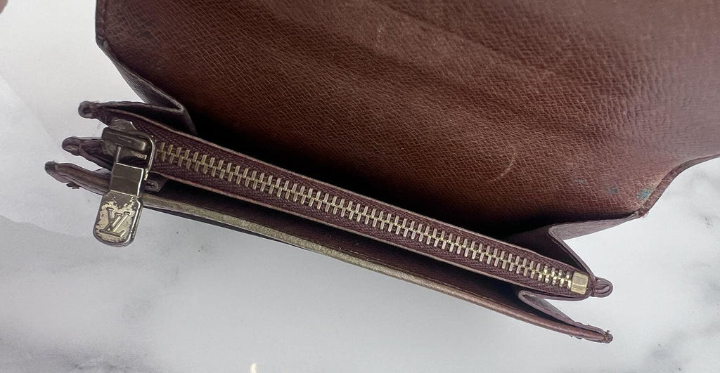 Monogram Porte-Monnaie Billets Tresor Wallet